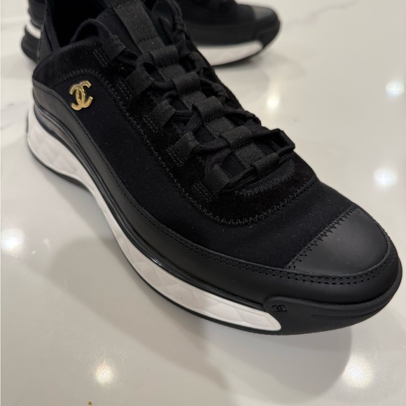 Women's CHANEL Trainers - CC Cap Toe Logo Sneakers - Picture 2 of 8